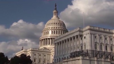 Denver presenta demanda tras revocación de fondos federales que apoya migrantes