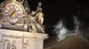 A la espera del humo blanco: los ojos del mundo sobre chimenea del Vaticano