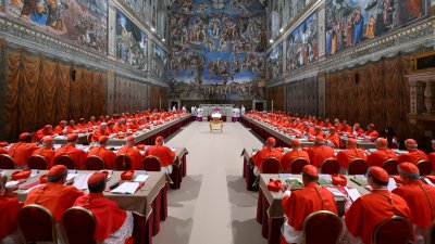 Primer día del cónclave papal termina sin acuerdo