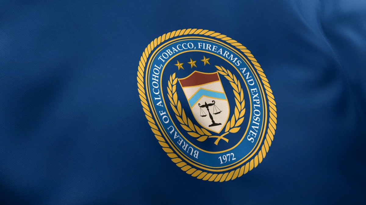 ATF ofrece recompensa por robo de 138 armas en Colorado Springs ...